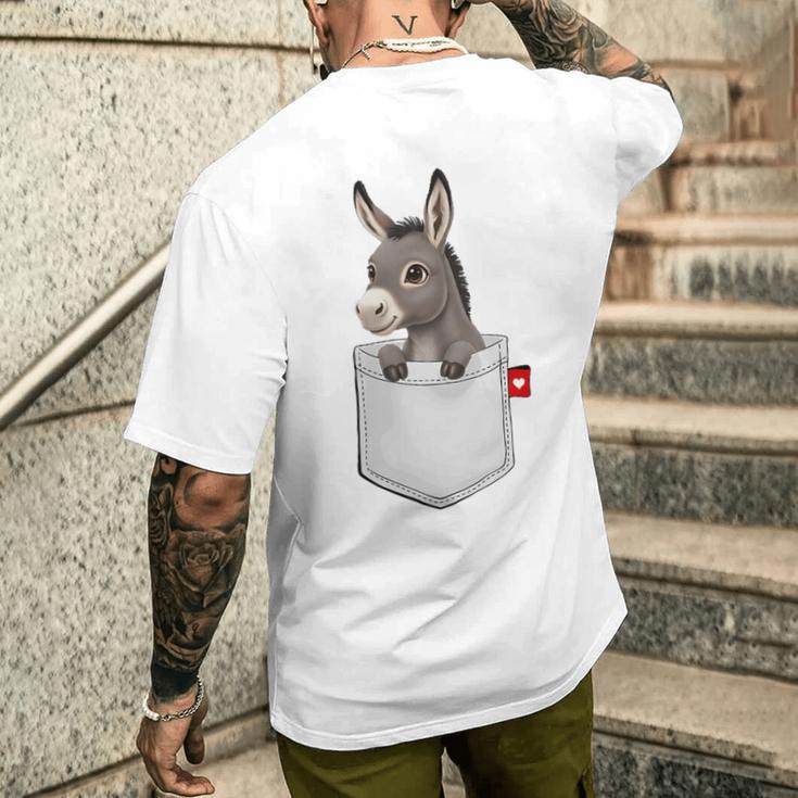 ポケットの中のロバのぞくかわいい動物のロバ メンズTシャツ バックプリント 彼への贈り物
