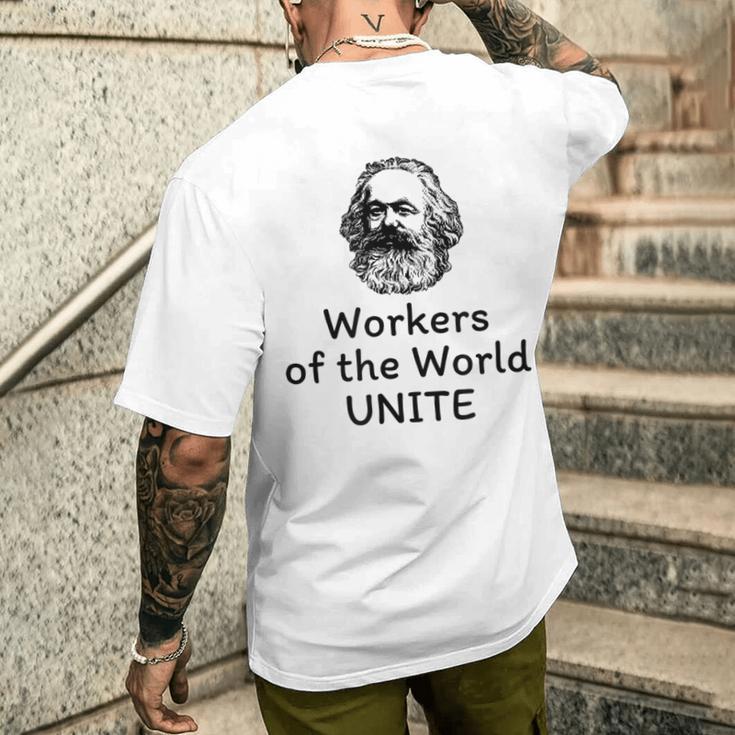世界労働者たち団結 共産主義マニフェスト カール・マルクス メンズTシャツ バックプリント 彼への贈り物