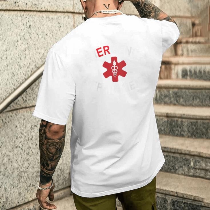 救急科 救急室 看護師 Er 看護師 背中 メンズTシャツ バックプリント 彼への贈り物