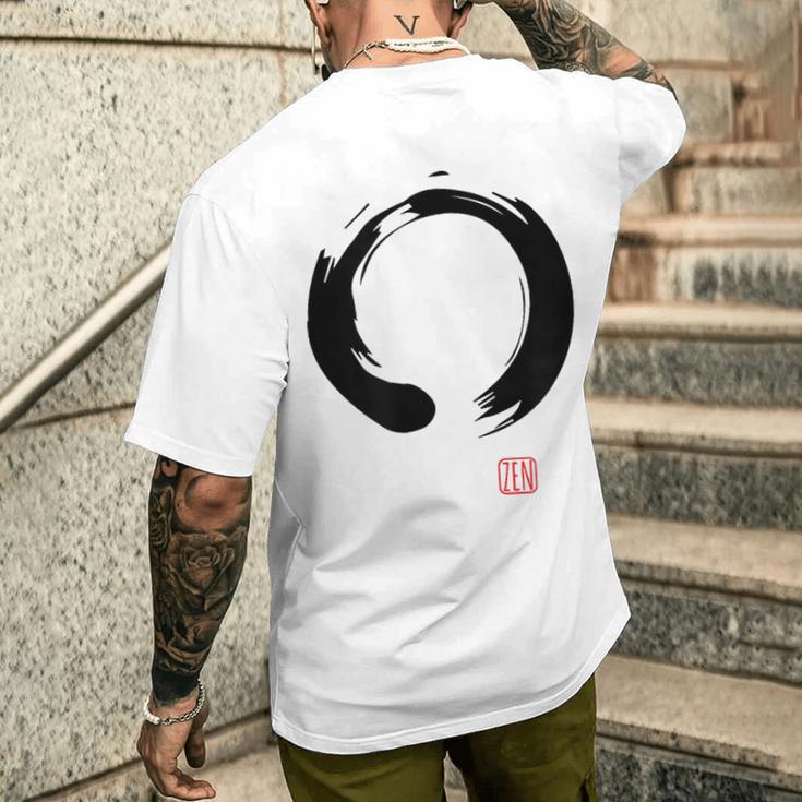 禅 書道 仏前 円 メンズTシャツ バックプリント 彼への贈り物