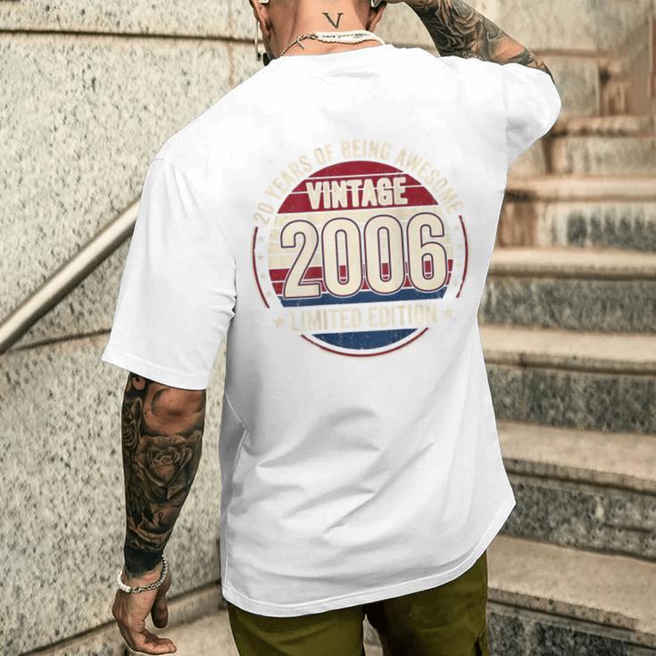 裏面 ヴィンテージ 20 誕生日 デコレーション メンズ 20歳 2006 20歳 メンズTシャツ バックプリント 彼への贈り物