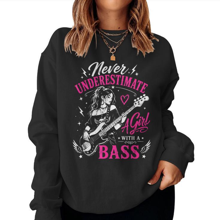 面白いギタリストの言葉 決して過小評価しない A Girl With A Bass レディーススウェットシャツ