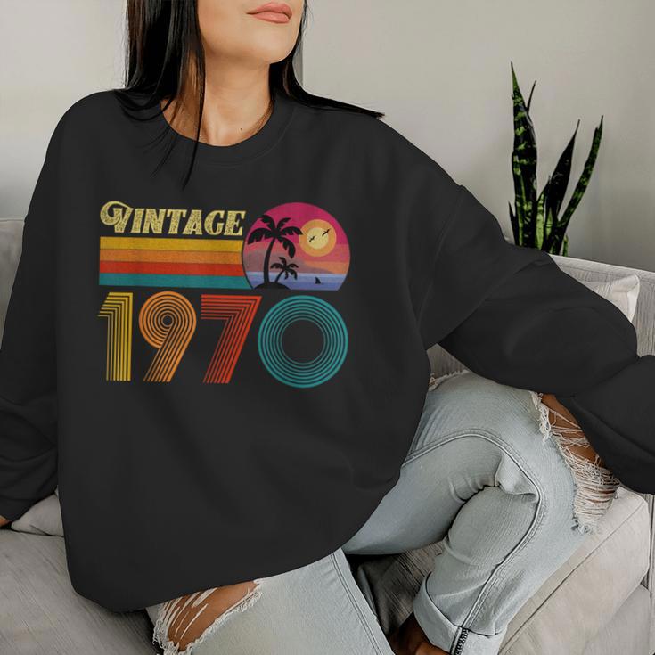 56歳の誕生日プレゼント 56歳 男性 女性 レトロ ヴィンテージ 1970 レディーススウェットシャツ 彼女への贈り物