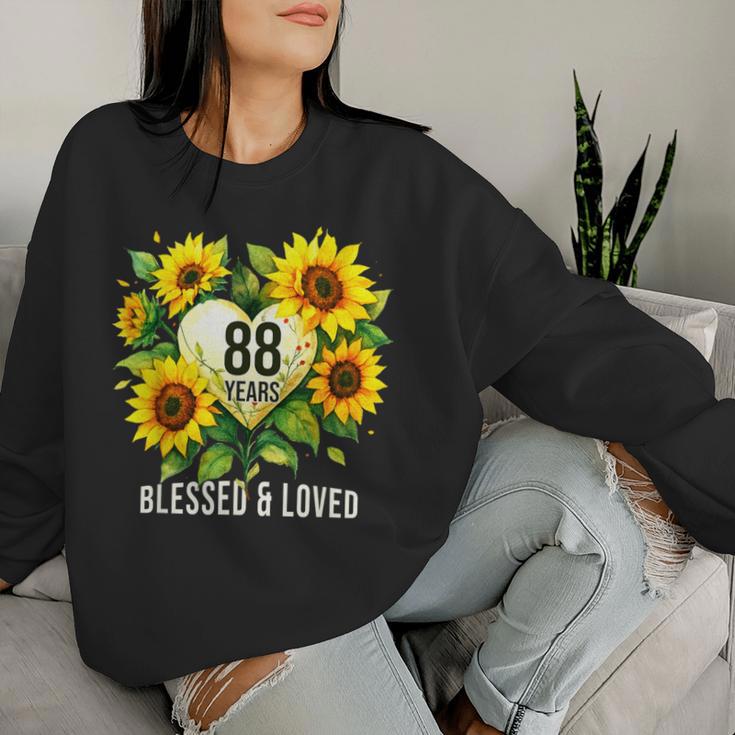 88歳 祝福された愛されたひまわりの花 ハート 88歳の誕生日 レディーススウェットシャツ 彼女への贈り物
