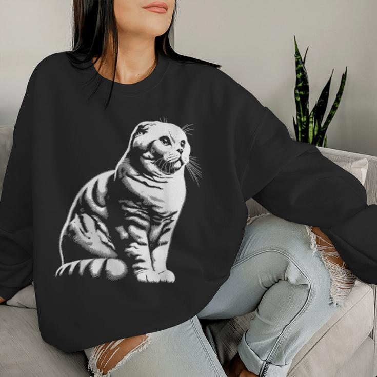 Cat Dad Mom Lover – モノクロスコティッシュフォールド。 レディーススウェットシャツ 彼女への贈り物