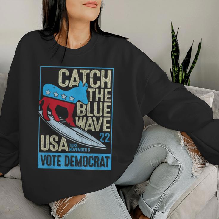 Catch The Blue Waveurfing Democrat Donkey Midterm Election レディーススウェットシャツ 彼女への贈り物