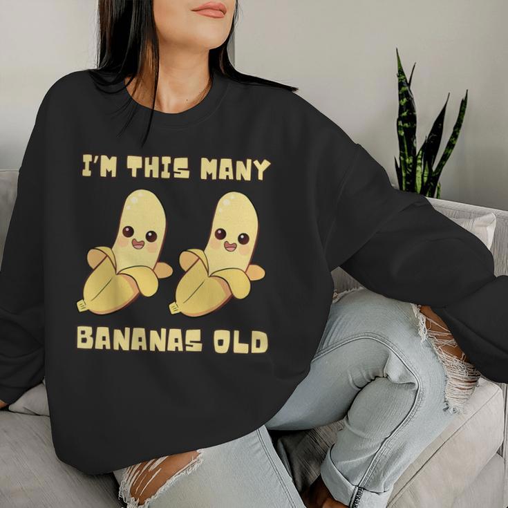 I'm This Many Bananas Old バナナ 2歳の誕生日 2歳 レディーススウェットシャツ 彼女への贈り物