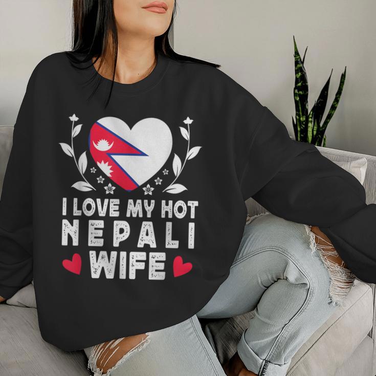 I Love My Hot Nepali Wifepouses Nepal Flag レディーススウェットシャツ 彼女への贈り物