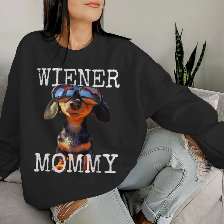 Wiener Mommyウィンナー・マミー ダックスフンド・ママ ダックスフンド・ママ 母の日 ダックスフンド レディーススウェットシャツ 彼女への贈り物