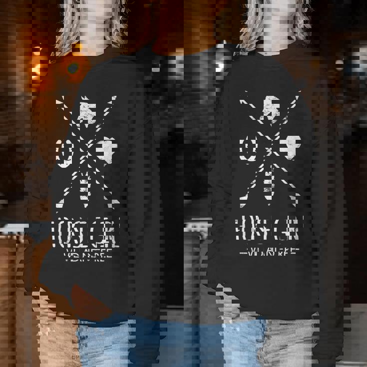 Horse Girl Wild And Free Arrow 馬好き乗馬tシャツ レディーススウェットシャツ 面白い贈り物