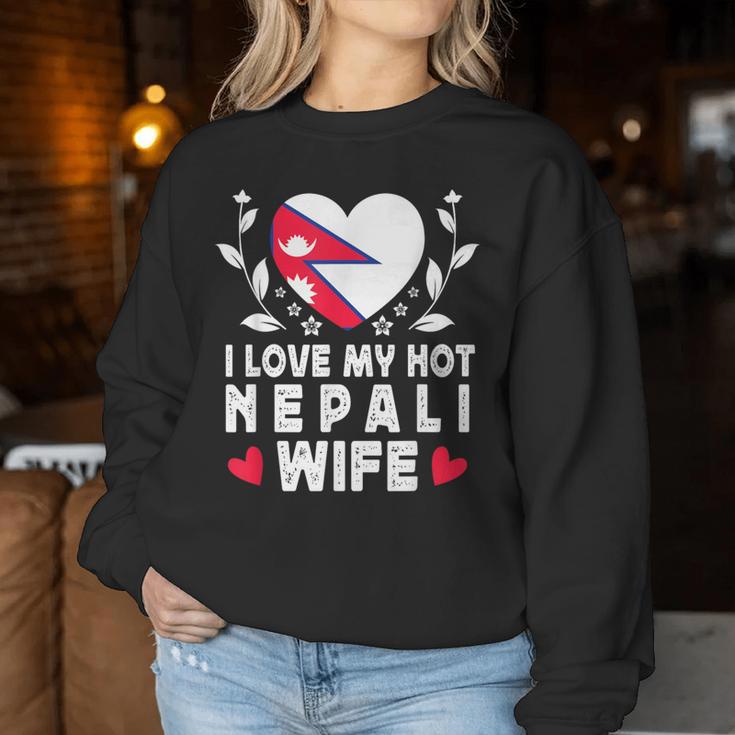 I Love My Hot Nepali Wifepouses Nepal Flag レディーススウェットシャツ 面白い贈り物