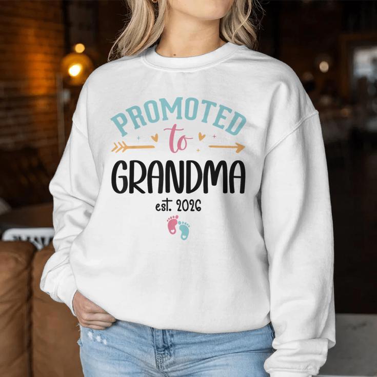 Promoted To Grandma Est 2026 Nana First Time Grandmother '26 レディーススウェットシャツ 面白い贈り物