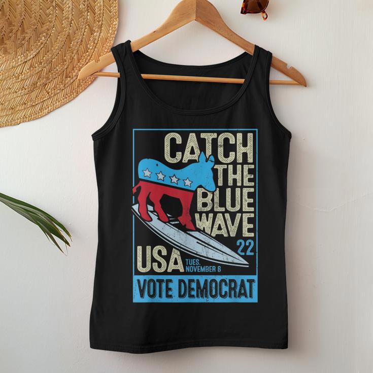 Catch The Blue Waveurfing Democrat Donkey Midterm Election レディースタンクトップ 面白い贈り物