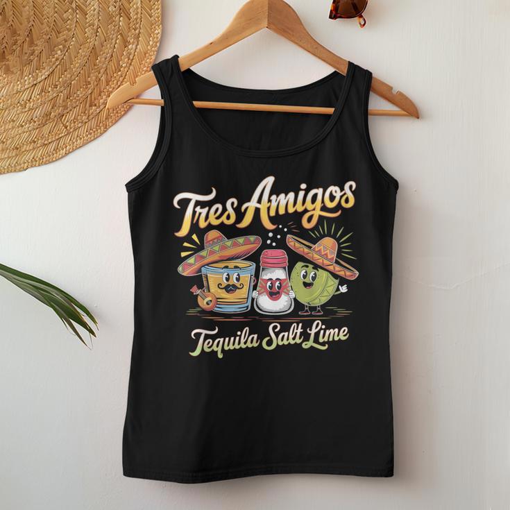 Drinking 3 Tres Amigos Tequila ソルト ライム シンコ・デ・マヨ レディースタンクトップ 面白い贈り物