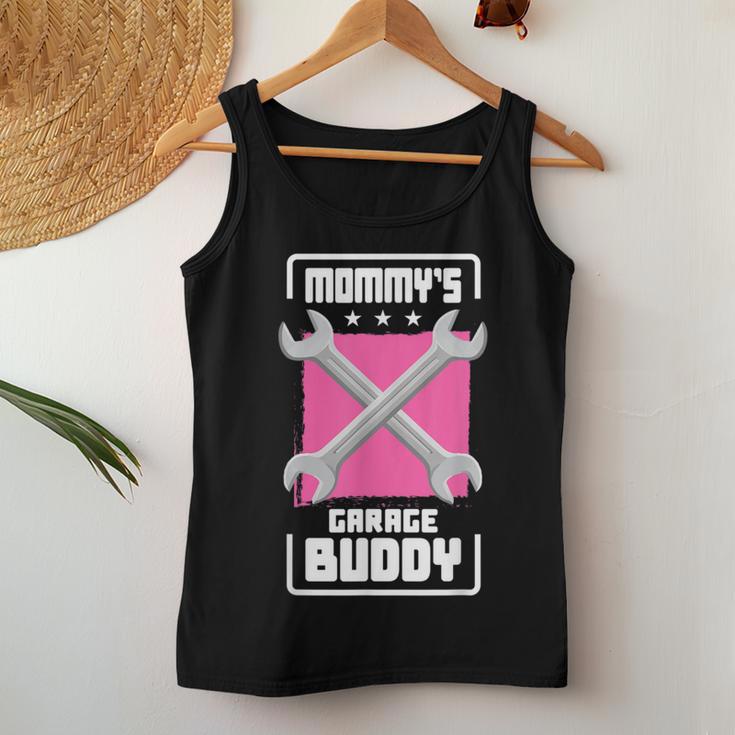 Mommy Garage Buddy 車愛好家 メカニック 自動車修理 レディースタンクトップ 面白い贈り物