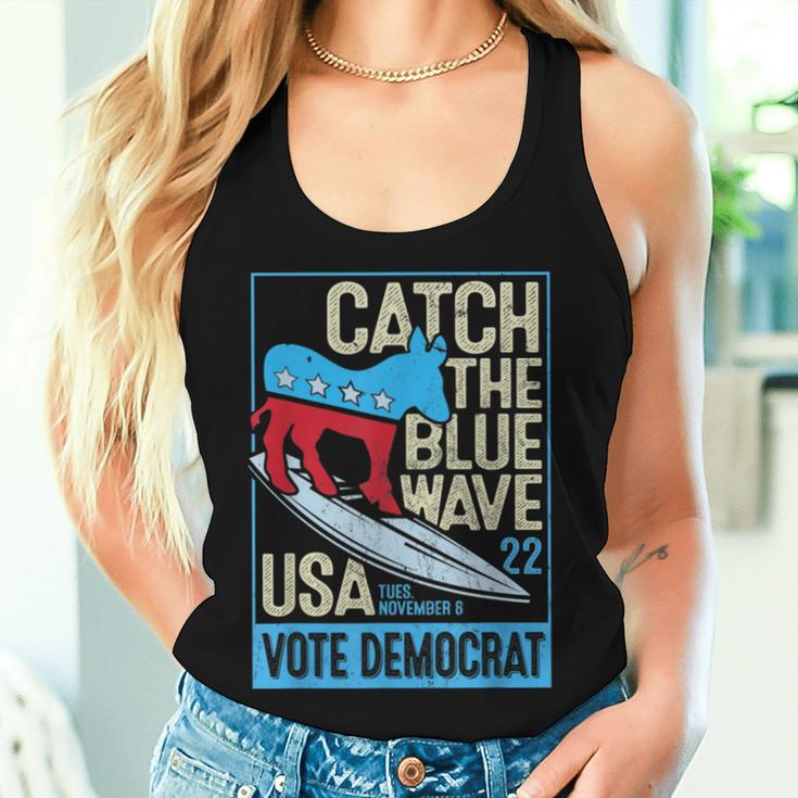 Catch The Blue Waveurfing Democrat Donkey Midterm Election レディースタンクトップ 彼女への贈り物