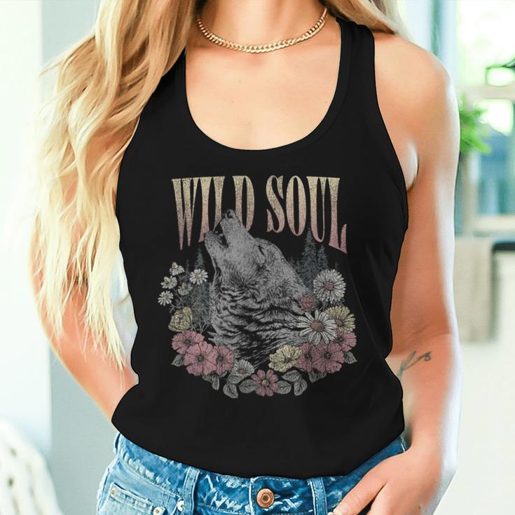 Wildoul Howling Wolf Among Flowers And Forest レディースタンクトップ 彼女への贈り物