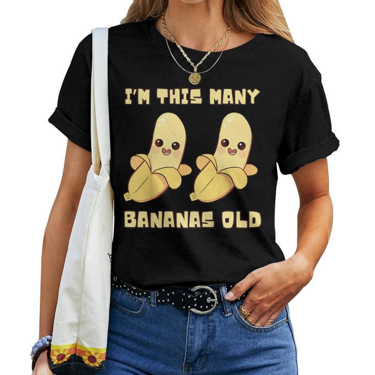 I'm This Many Bananas Old バナナ 2歳の誕生日 2歳 レディースTシャツ