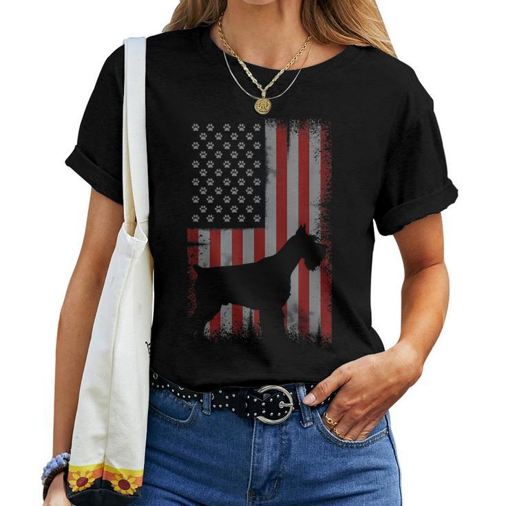 愛国的 アメリカ国旗 シュナウザー 恋人 ギフト 男性 女性 犬 レディースTシャツ
