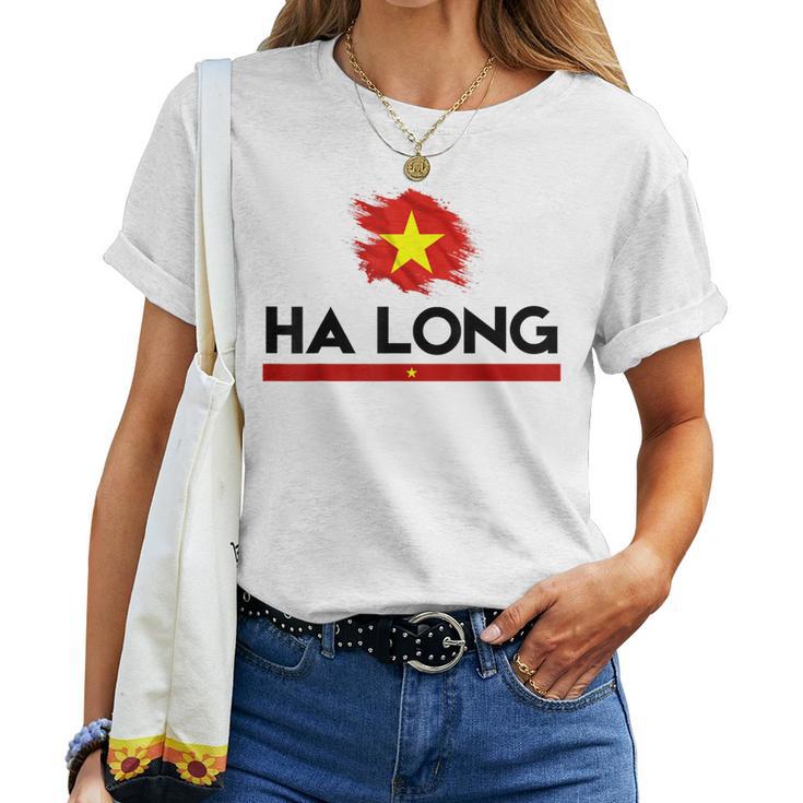 ハロン市 女性 男性 旅行 町 お父さん ベトナムタウン レディースTシャツ
