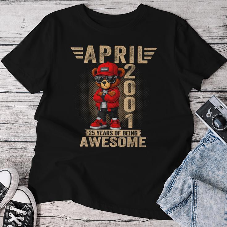 2001年4月25日の誕生日男性と女性の素晴らしいテディベア。 レディースTシャツ 面白い贈り物