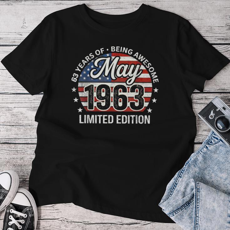 5月63歳の誕生日 男性 女性 1963年 素晴らしいアメリカ国旗 レディースTシャツ 面白い贈り物