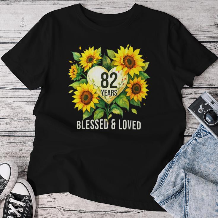 82歳 祝福された愛されたひまわりの花 ハート 82歳の誕生日 レディースTシャツ 面白い贈り物