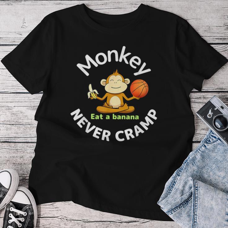 Monkey Never Cramp Eat A Banana Basketball レディースTシャツ 面白い贈り物
