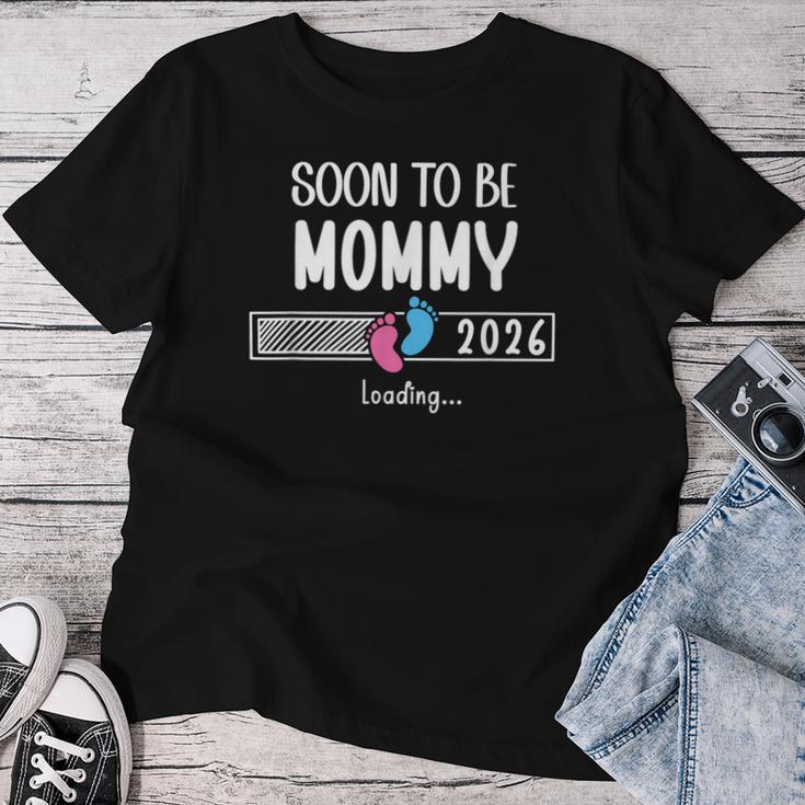 Soon To Be Mom 2026 Loading Promoted To Mommy First Time Mom レディースTシャツ 面白い贈り物