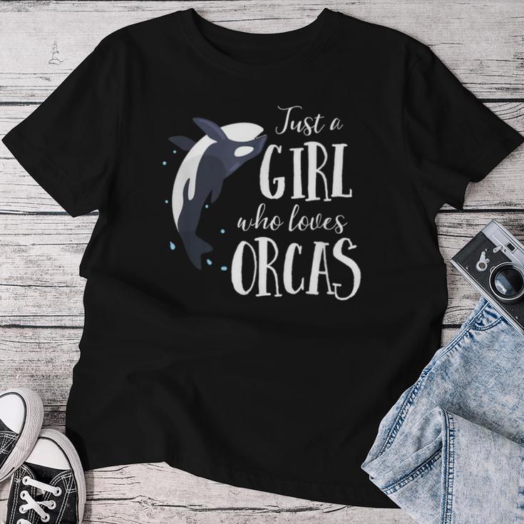 シャチが大好きな女の子 レディースTシャツ 面白い贈り物
