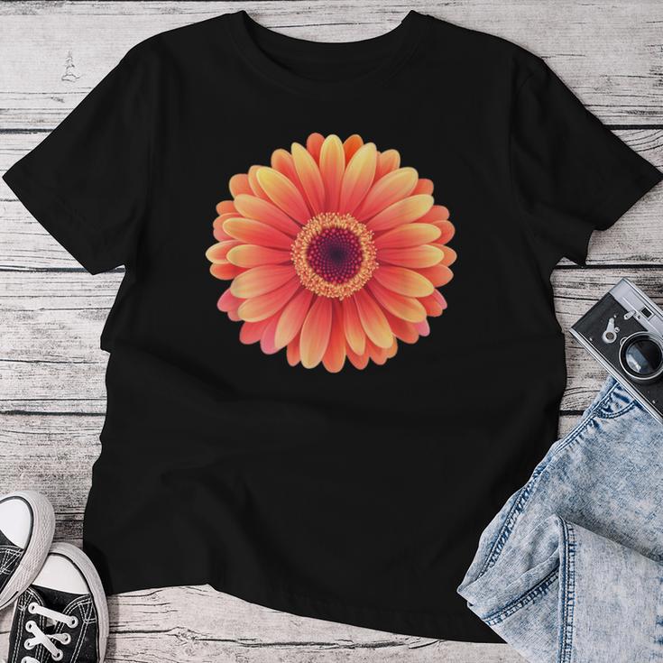 開花期のハンサムなガーベラの花 レディースTシャツ 面白い贈り物