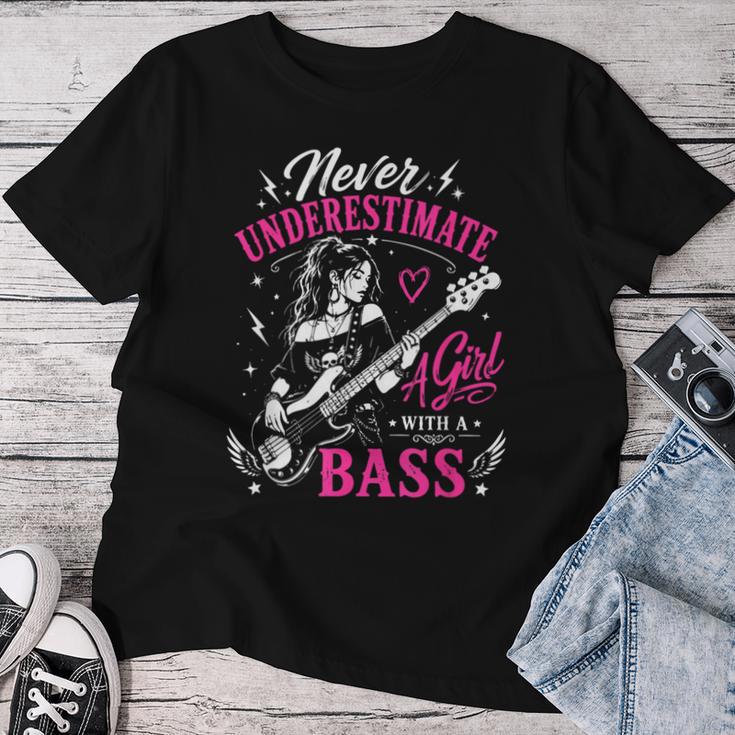 面白いギタリストの言葉 決して過小評価しない A Girl With A Bass レディースTシャツ 面白い贈り物