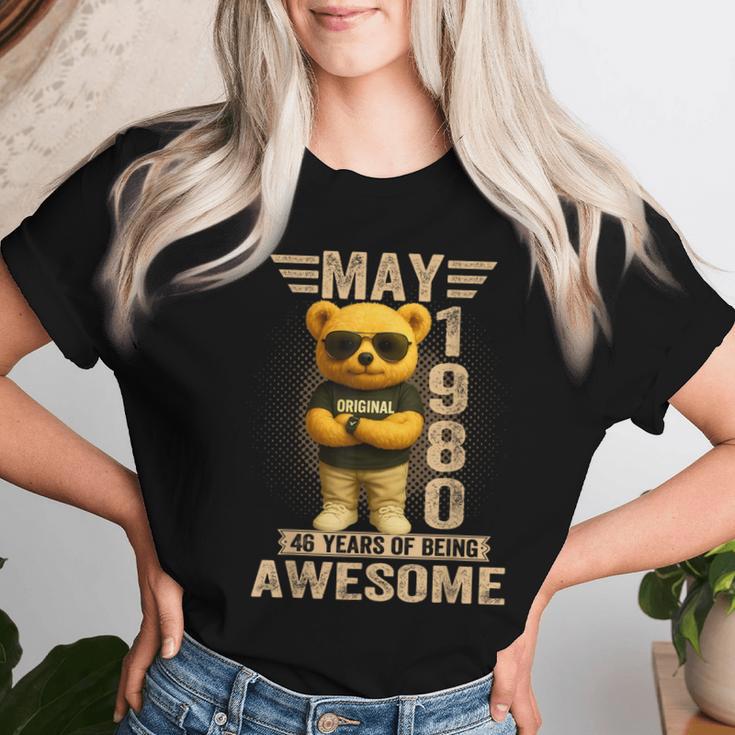 46歳 1980年5月 テディベア 46歳 誕生日 男性 女性 レディースTシャツ 彼女への贈り物
