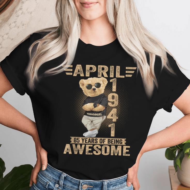 4月 85歳の誕生日 男性 女性 1941 素晴らしいテディベア レディースTシャツ 彼女への贈り物