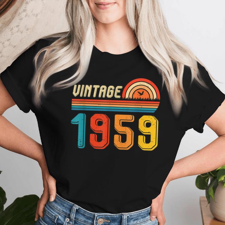 67歳の誕生日プレゼント 67歳 男性 女性 レトロ ヴィンテージ 1959 レディースTシャツ 彼女への贈り物