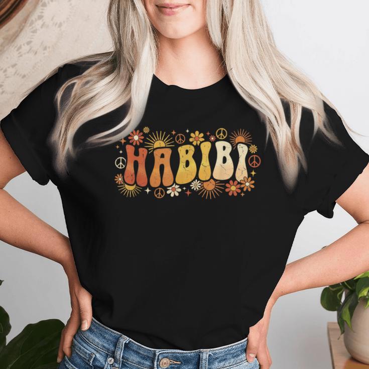 Habibi Retro 70S Typographyintage Flower Hippie Arabic レディースTシャツ 彼女への贈り物