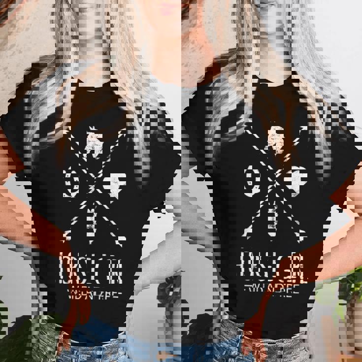 Horse Girl Wild And Free Arrow 馬好き乗馬tシャツ レディースTシャツ 彼女への贈り物