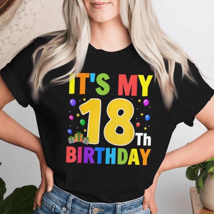 It's My 18歳の誕生日プレゼント。18歳のティーンの男の子と女の子に。 レディースTシャツ 彼女への贈り物