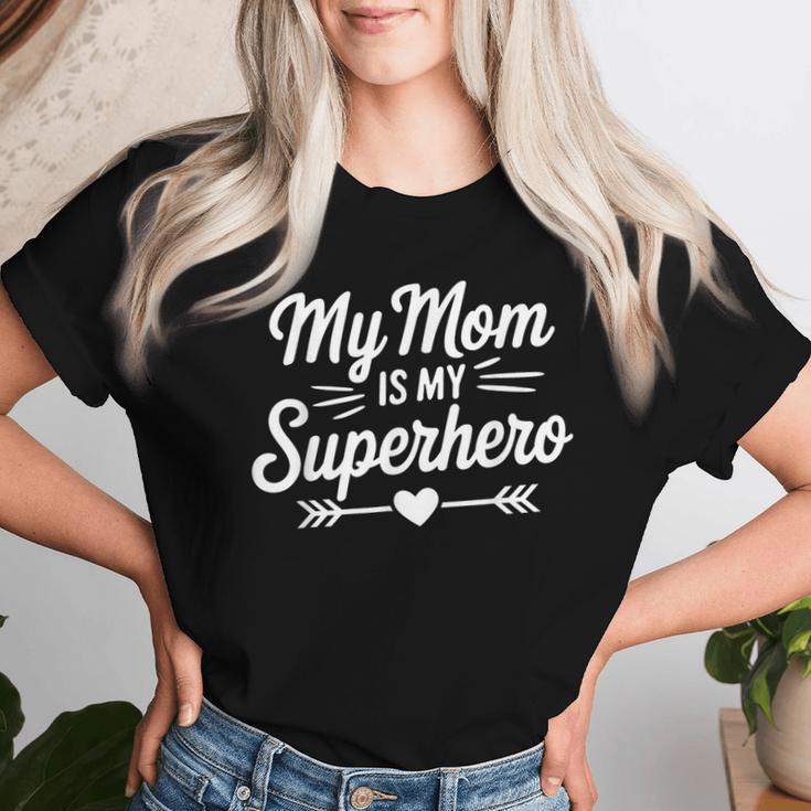 My Mom Is Myuperhero Proud Family Daughteron レディースTシャツ 彼女への贈り物