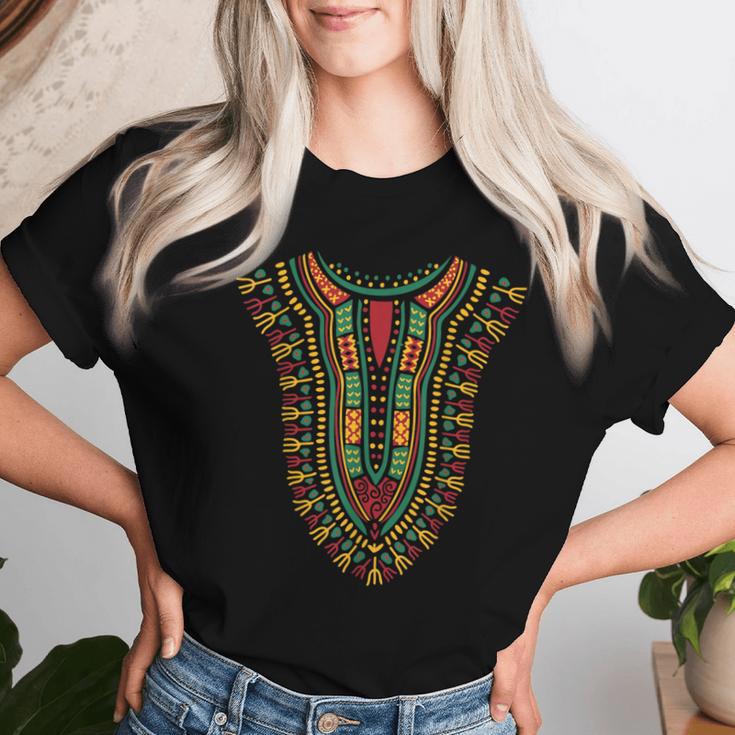 インド、衣装アフリカ、アフリカ、女性、子供、男性 レディースTシャツ 彼女への贈り物