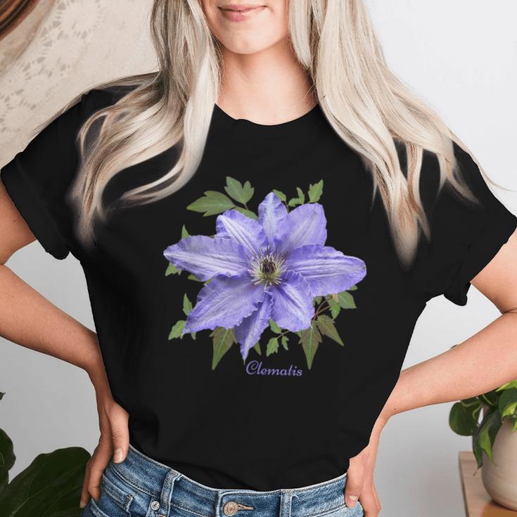 クレマチス 花 ボタニカル パープル フラワー レディースTシャツ 彼女への贈り物