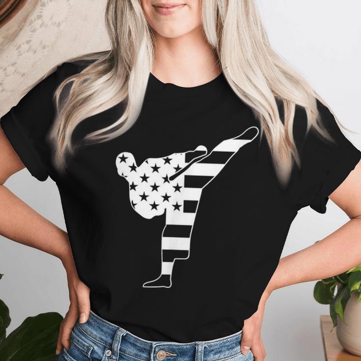 テコンドー 空手 アメリカ国旗 男性 女性 男の子 女の子 テコンドー レディースTシャツ 彼女への贈り物
