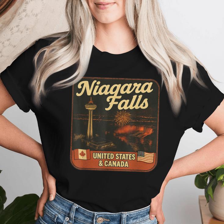 ナイアガラフォールズ カナダ アメリカ 夜の花火 スカイライン お土産 レディースTシャツ 彼女への贈り物