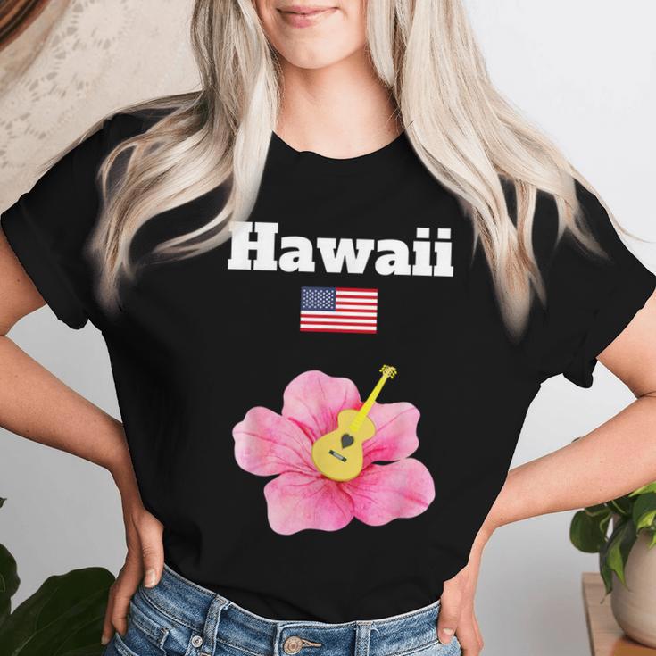 ハワイ お土産 ハイビスカス 花 トロピカル ティキ 音楽 アメリカ国旗 レディースTシャツ 彼女への贈り物