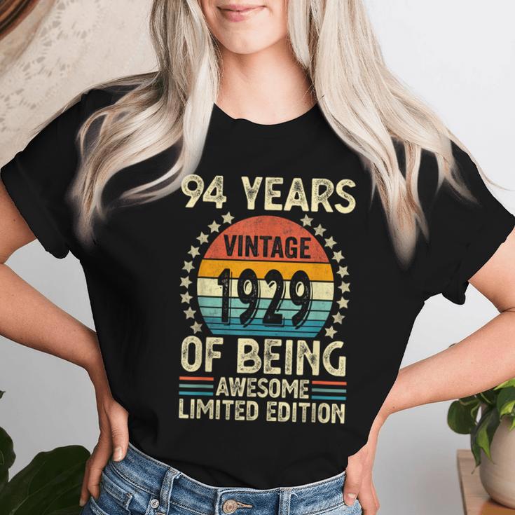ヴィンテージ 1929 94 歳男性女性面白い誕生日アパレル レディースTシャツ 彼女への贈り物