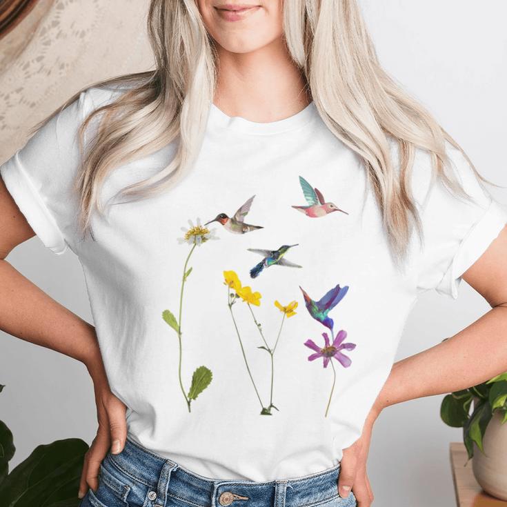 ハチドリと花のtシャツ レディースTシャツ 彼女への贈り物