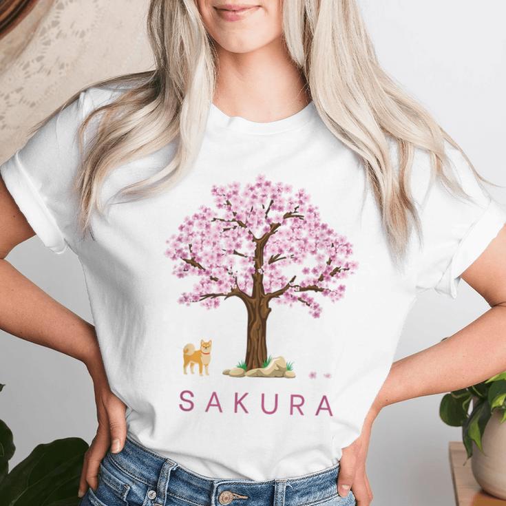 柴犬 和 桜 桜 花 木 春 レディースTシャツ 彼女への贈り物
