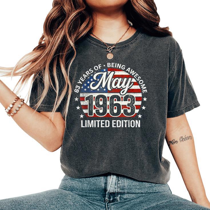 5月63歳の誕生日 男性 女性 1963年 素晴らしいアメリカ国旗 レディースオーバーサイズコンフォートTシャツ