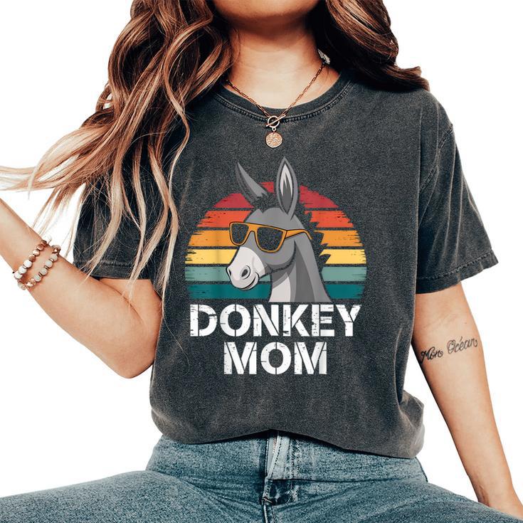 Retro Donkey Mom Sunglasses Cool Mom Retro Vibes Cool Women's Oversized Comfort T-Shirt