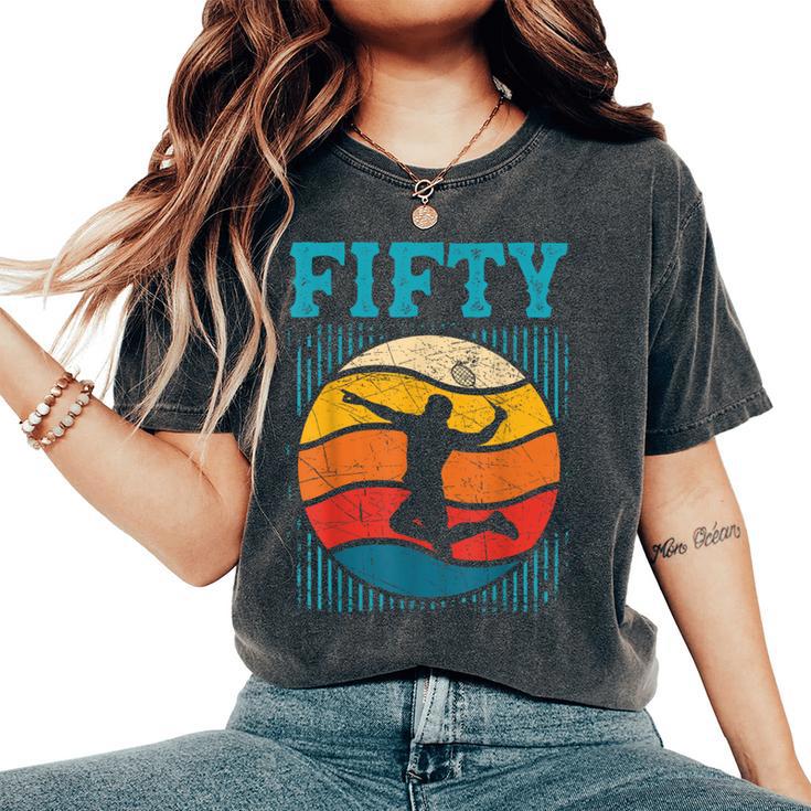 50歳の誕生日 レトロ バドミントン 50歳 男性 女性 レディースオーバーサイズコンフォートTシャツ 50歳の誕生日 レトロ バドミントン 50歳 男性 女性 レディースオーバーサイズコンフォートTシャツ